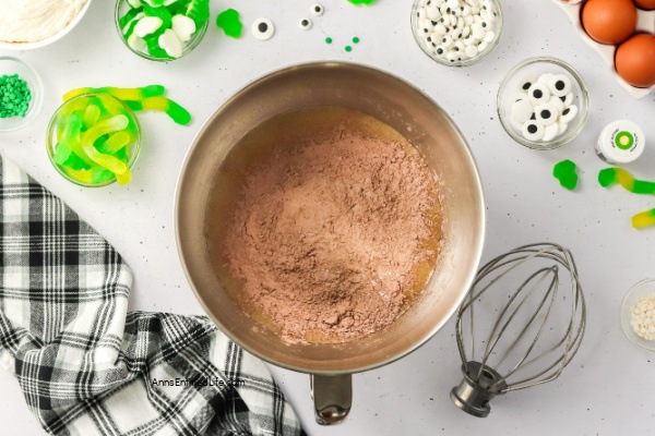 Easy Cauldron Cakes Recipe | How to Make. Discover the magic of baking with this easy Cauldron Cakes recipe. Follow our step-by-step guide for delicious, wizard-approved treats perfect for any occasion.