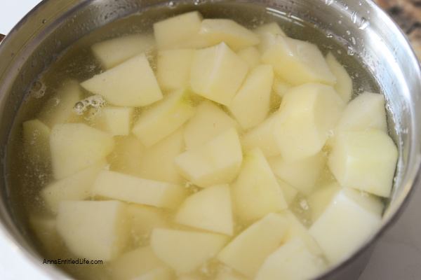 How to Make Mashed Potatoes | Easy Homemade Recipe. Learn how to make perfect mashed potatoes with this easy homemade recipe. Discover tips and tricks for creamy, delicious mashed potatoes with this simple step-by-step guide.