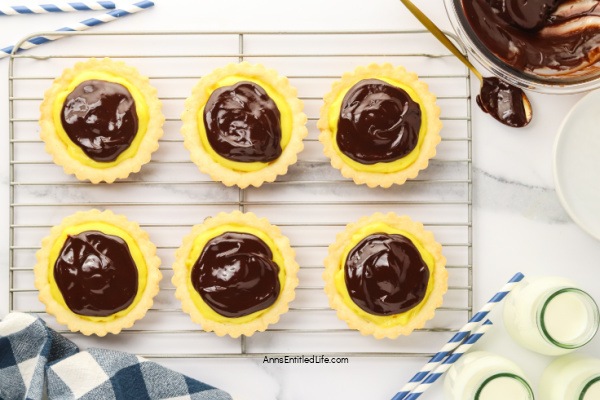 Boston Cream Pie Cookies Recipe | Easy to Make. Discover how to make Boston Cream Pie Cookies with this easy recipe. These cookies are perfect for any occasion and blend rich chocolate and creamy filling for a delightful treat.