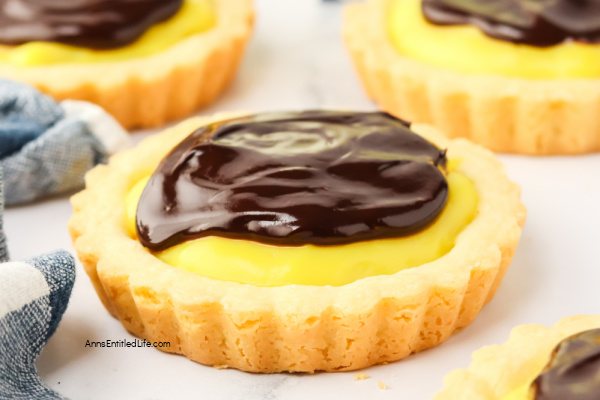 Boston Cream Pie Cookies Recipe | Easy to Make. Discover how to make Boston Cream Pie Cookies with this easy recipe. These cookies are perfect for any occasion and blend rich chocolate and creamy filling for a delightful treat.