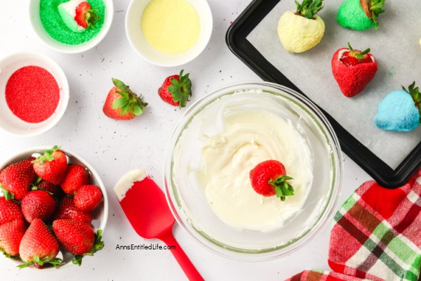 How to Make Festive & Easy Strawberry Christmas Lights. These chocolate-covered, edible strawberry Christmas lights are simply delicious! Ready in about 5 minutes, these festive holiday treats are a delight for holiday snacking.