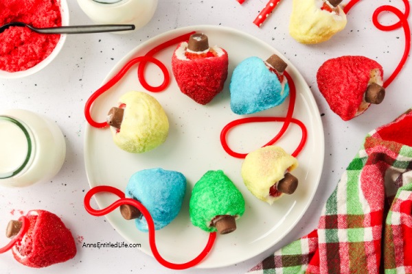 How to Make Festive & Easy Strawberry Christmas Lights. These chocolate-covered, edible strawberry Christmas lights are simply delicious! Ready in about 5 minutes, these festive holiday treats are a delight for holiday snacking.