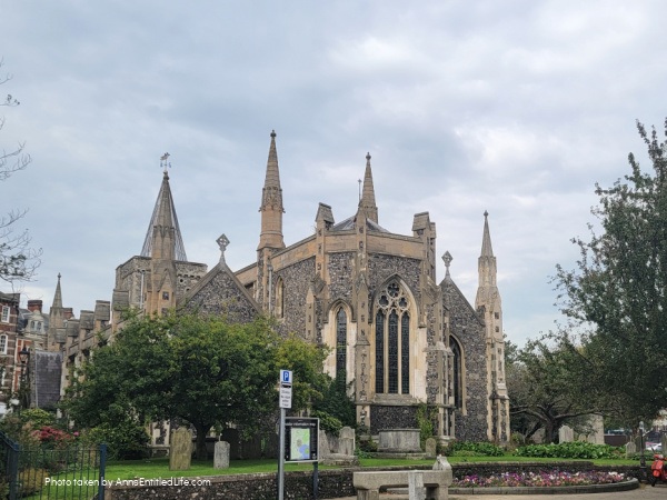 Two Weeks in England. My husband and I explored England for two weeks and enjoyed some must-see attractions and local cuisine. Join me as I recap our English adventure.