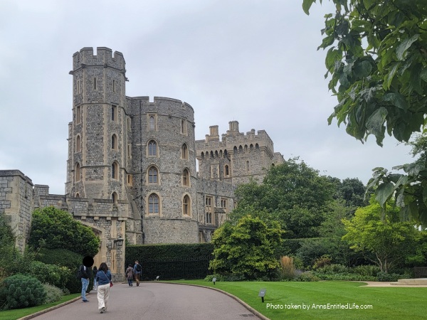 Two Weeks in England. My husband and I explored England for two weeks and enjoyed some must-see attractions and local cuisine. Join me as I recap our English adventure.